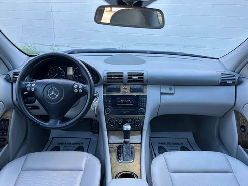 Used 2007 Mercedes-Benz C 230 Sedan image 9