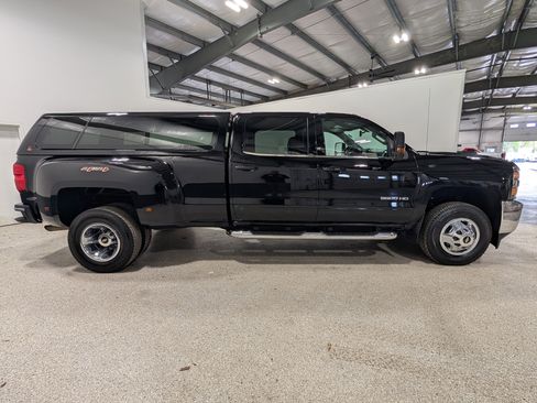 Used 2016 Chevrolet Silverado 3500 LT w/ All-Star Edition AWD/4WD image 2