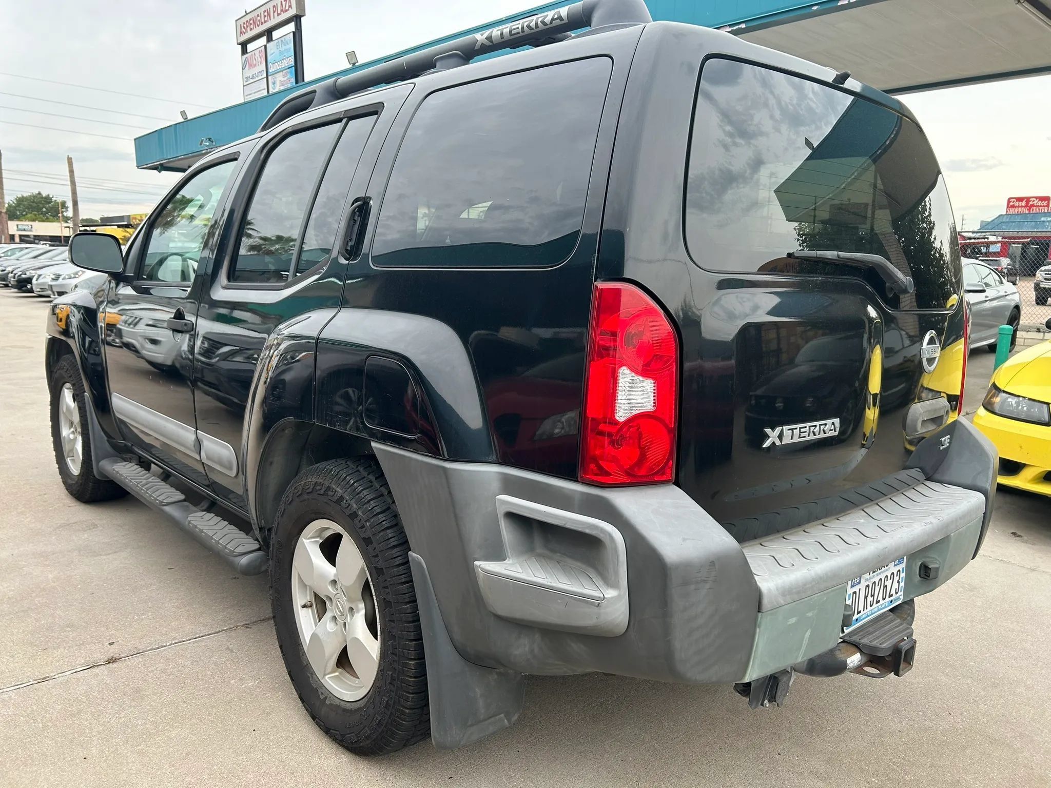 Used 2008 Nissan Xterra SE w/ Tow Pkg RWD image 2