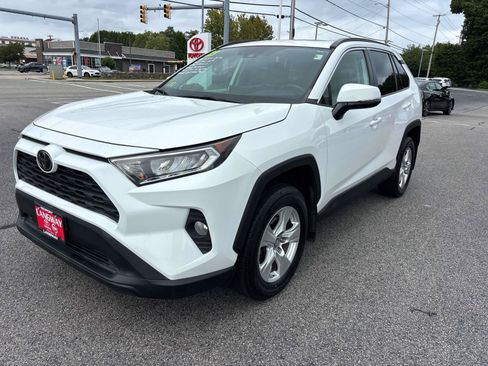 Used 2019 Toyota RAV4 XLE w/ Convenience Package AWD/4WD image 6