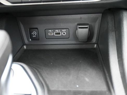 Used 2025 Nissan Sentra SV image 41