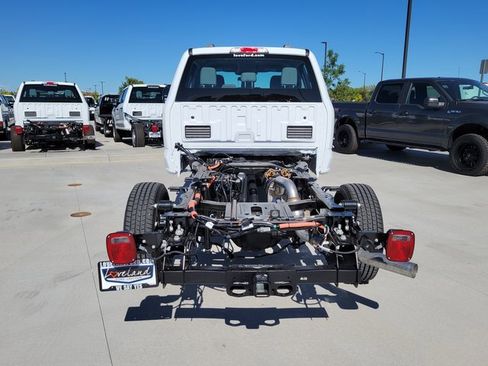 New 2026 Ford F250 XL w/ XL Chrome Package image 9