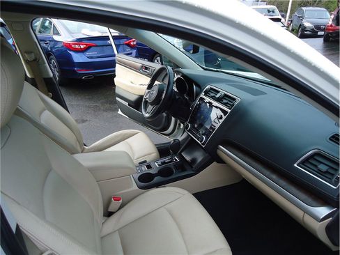 Used 2018 Subaru Outback 2.5i Limited image 14