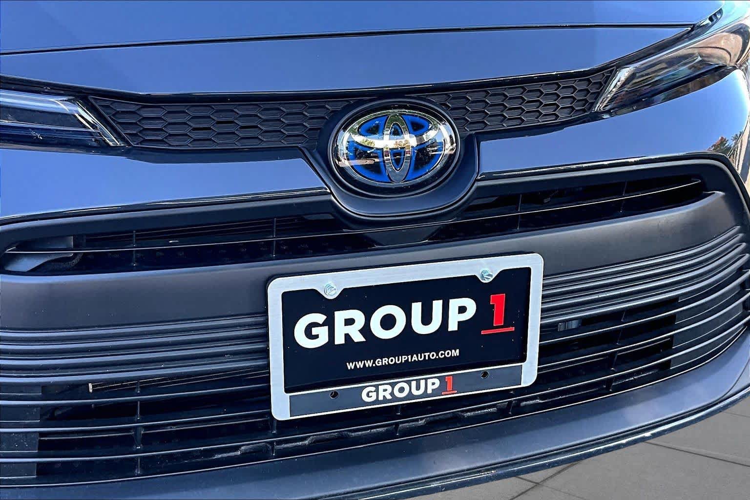 Used 2025 Toyota Corolla LE AWD/4WD image 29