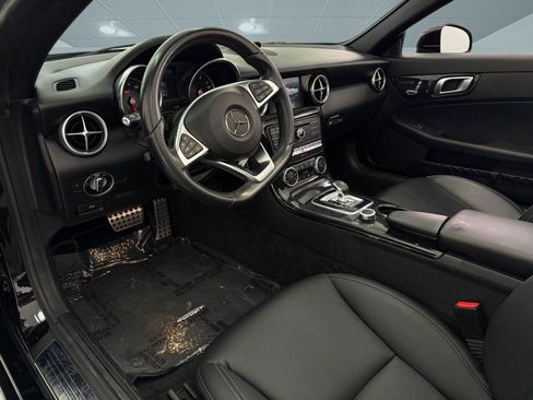 Used 2020 Mercedes-Benz SLC 300 image 4