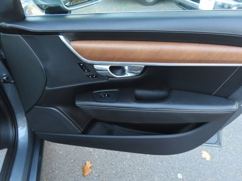 Used 2017 Volvo S90 T6 Inscription image 17