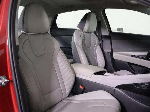 Used 2024 Hyundai Elantra Limited FWD image 30