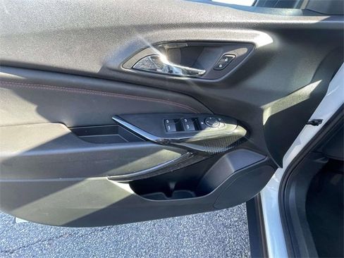 Used 2024 Chevrolet Trax RS w/ Sunroof Package image 14