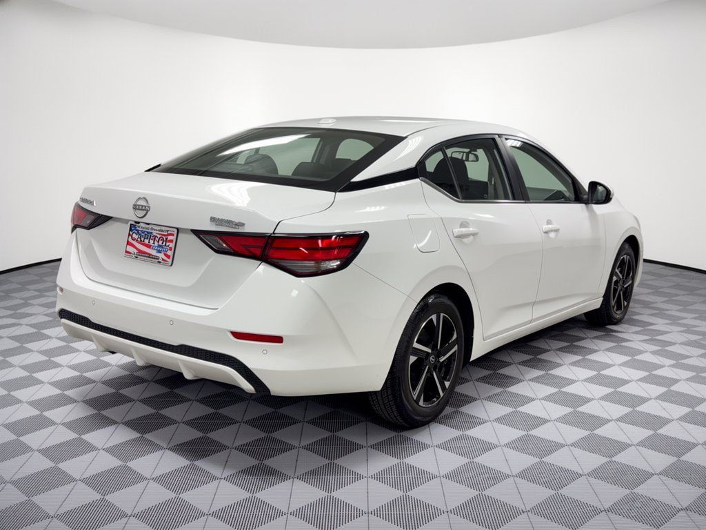 Used 2025 Nissan Sentra SV FWD image 9