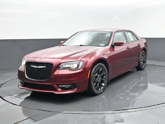 Used 2021 Chrysler 300 Touring AWD/4WD image 2