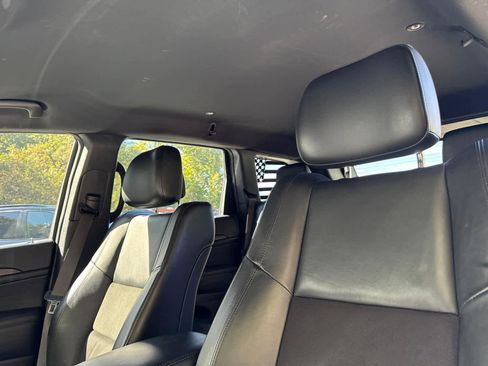 Used 2022 Jeep Grand Cherokee Laredo X image 15