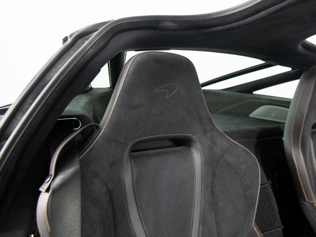 Used 2025 McLaren 750S RWD image 32