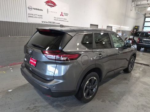 Used 2024 Nissan Rogue SV FWD image 3
