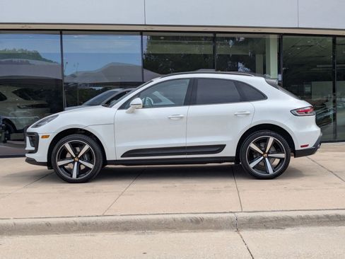 Certified 2026 Porsche Macan AWD/4WD image 2