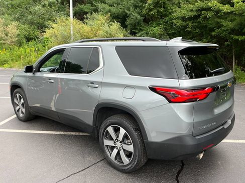 Used 2023 Chevrolet Traverse LT w/ LT Premium Package AWD/4WD image 3