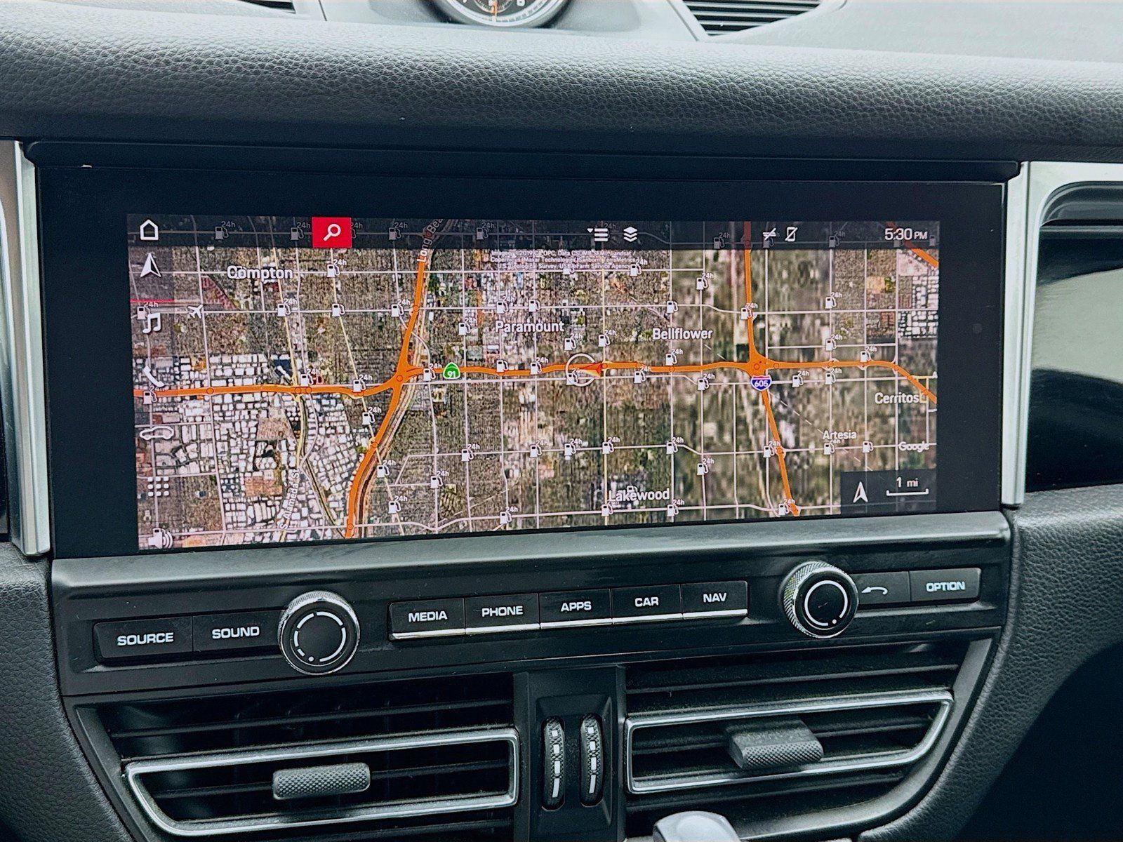 Used 2019 Porsche Macan AWD/4WD image 9