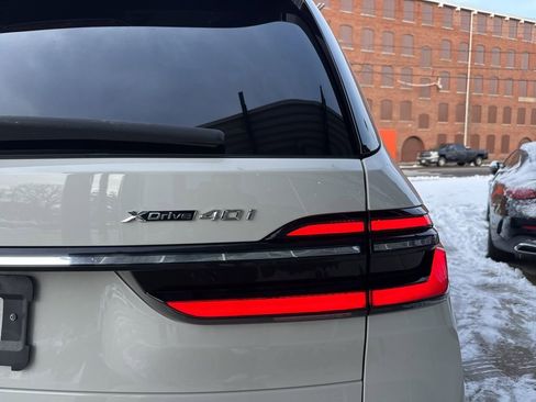 Used 2024 BMW X7 xDrive40i image 9