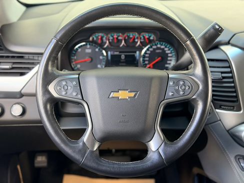 Used 2019 Chevrolet Suburban LT image 22