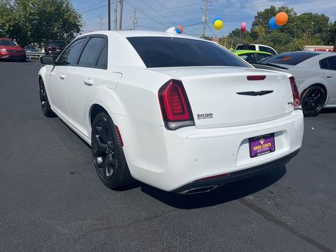 Used 2023 Chrysler 300 S image 5