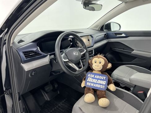 Used 2022 Volkswagen Taos SE image 10