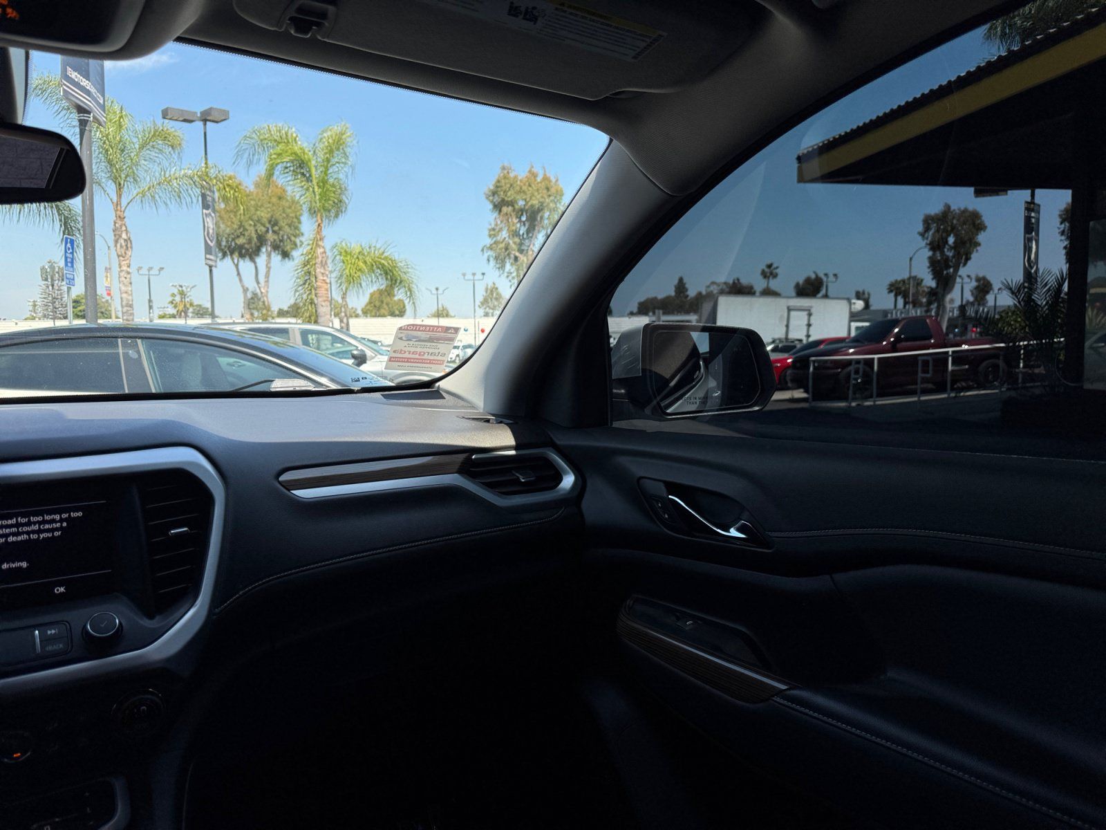 Used 2022 GMC Acadia SLE FWD image 19