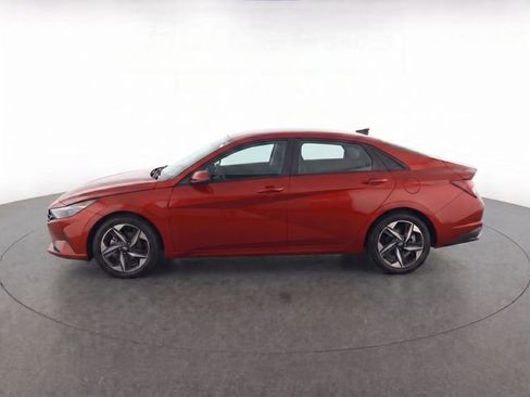 Used 2023 Hyundai Elantra SEL w/ Convenience Package FWD image 6