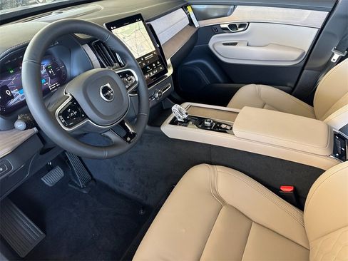 New 2026 Volvo XC90 T8 Plus image 9