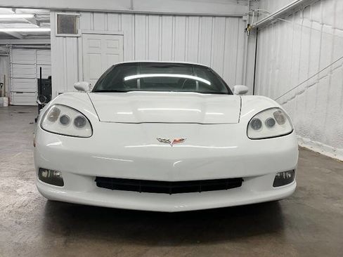 Used 2008 Chevrolet Corvette Indy 500 Pace Car Replica 2dr w/ Preferred Equipment Group image 9