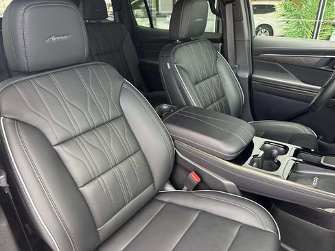 Used 2026 Buick Enclave Avenir w/ Super Cruise Package AWD/4WD image 24