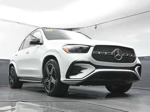Used 2025 Mercedes-Benz GLE 450e 4MATIC image 34