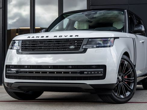 Used 2025 Land Rover Range Rover Long Wheelbase Autobiography image 3
