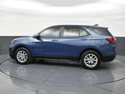 Used 2024 Chevrolet Equinox LS FWD image 2