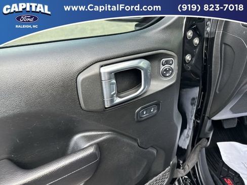 Used 2022 Jeep Gladiator Willys image 20