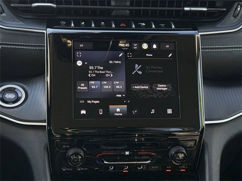 Used 2023 Jeep Grand Cherokee L Laredo image 15