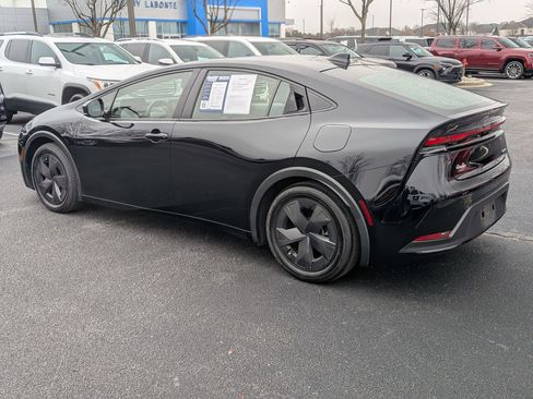 Used 2024 Toyota Prius LE image 7