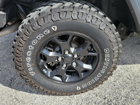 Used 2024 Jeep Wrangler Sport S image 5