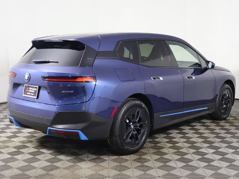 Used 2024 BMW iX xDrive50 w/ Premium Package AWD/4WD image 21