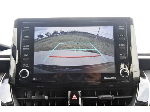 Used 2022 Toyota Corolla LE image 25