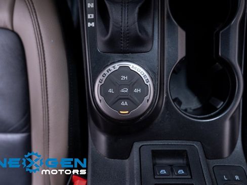 Used 2022 Ford Bronco Wildtrak image 16