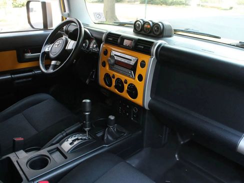 Used 2007 Toyota FJ Cruiser 4WD image 23