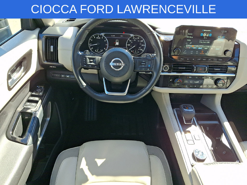 Used 2023 Nissan Pathfinder SL AWD/4WD image 2