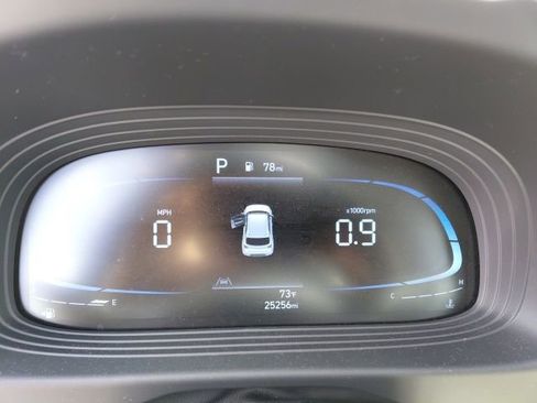 Used 2023 Hyundai Venue SEL image 6