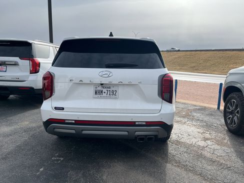 Used 2024 Hyundai Palisade SEL image 3