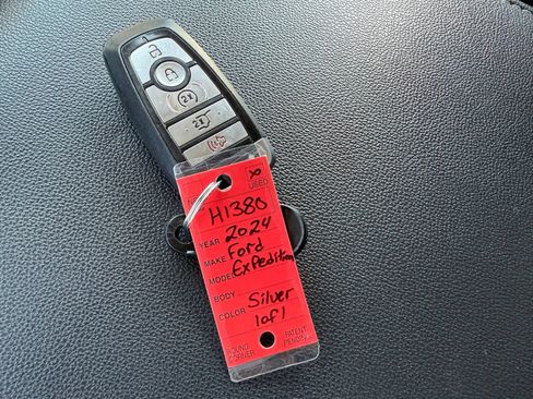 Used 2024 Ford Expedition XLT RWD image 54