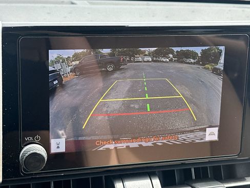 Used 2024 Toyota RAV4 LE AWD/4WD image 27