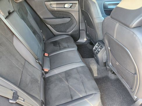 Used 2023 Volvo C40 P8 Recharge Ultimate image 23