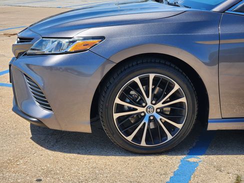Used 2019 Toyota Camry SE w/ Convenience Package FWD image 25