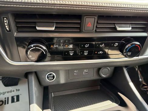 Used 2021 Nissan Rogue S FWD image 32