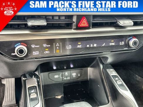 Used 2025 Kia Sorento S image 28