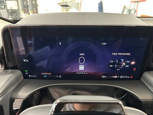 Certified 2025 Lincoln Aviator AWD image 16